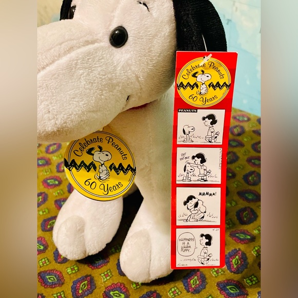 Snoopy Christmas Plushie 60th Anniversary Edition - Picture 5 of 6